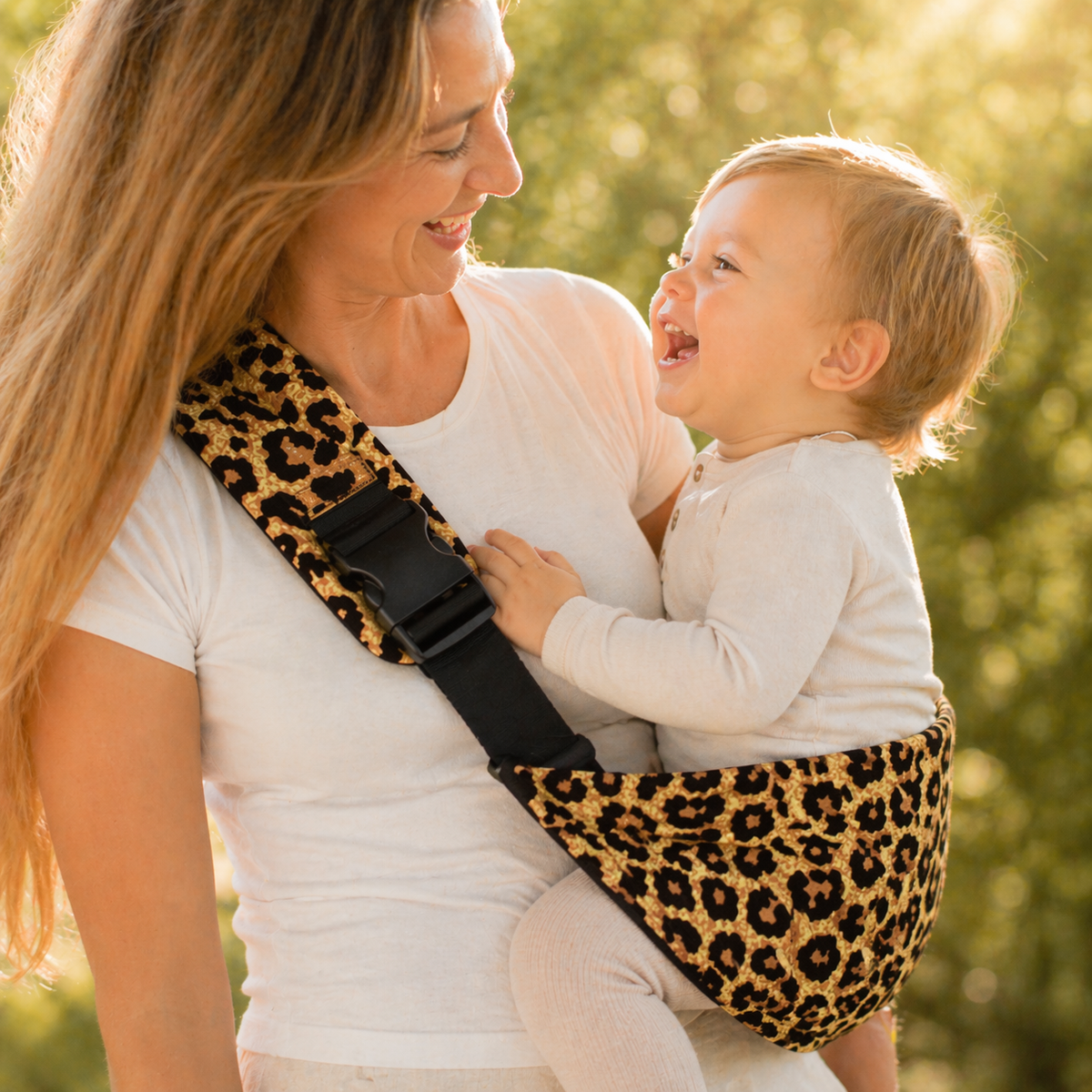 Porte bébé léopard 12 mois et plus